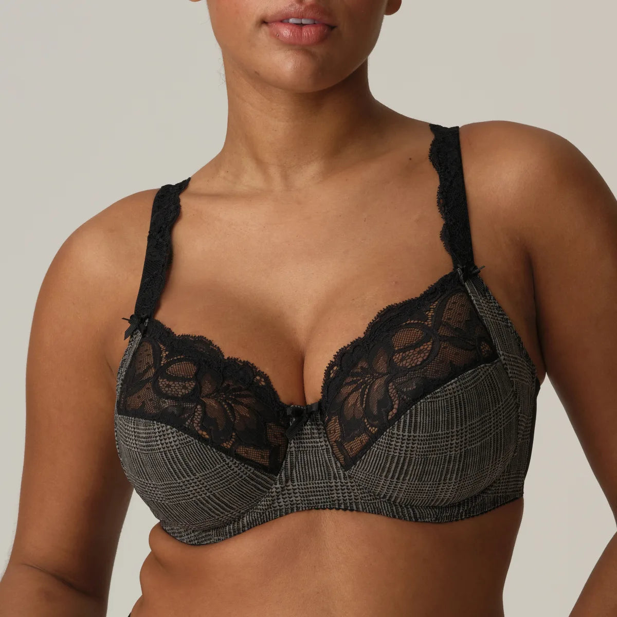 Lingerie with Adjustable Straps for WomenPrima Donna Madison Full Cup B - E Cup Bra in Black Tailor