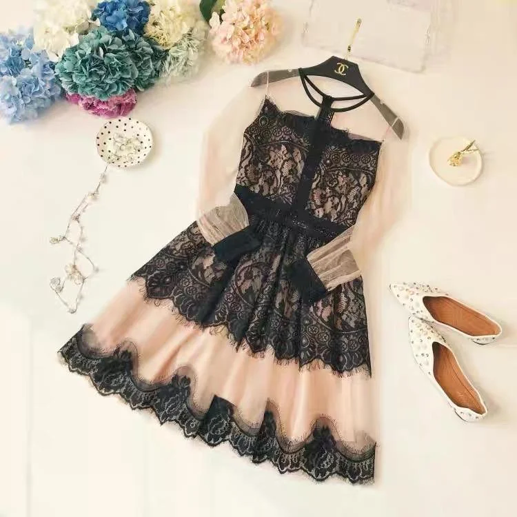 White sexy dresses for a pure and innocent charmVintage Lace Dress