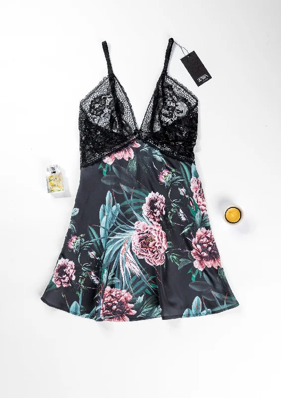 Sexy Christmas dresses for a festive occasionSatin Nightdress With Lace