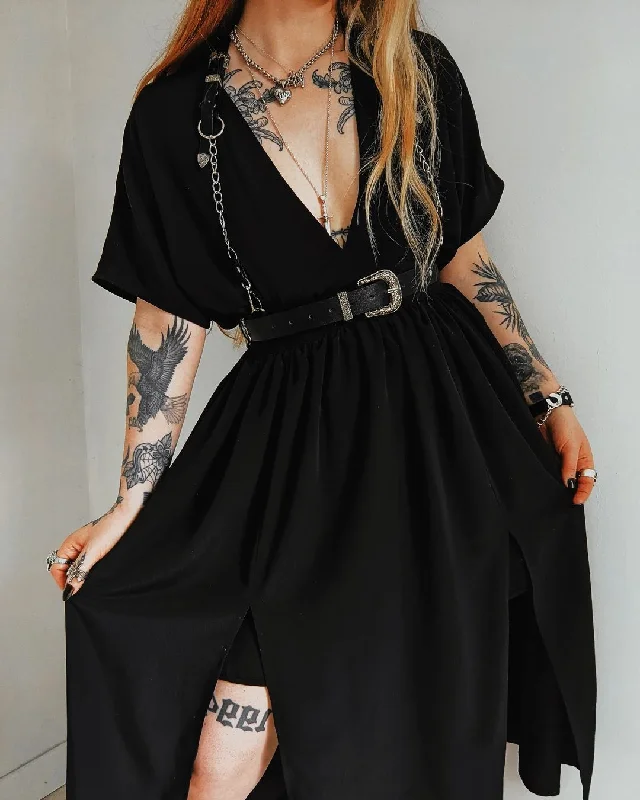 White bustiers for a pure and innocent aestheticThe ‘Sharpshooter’ Western Goth Chain Harness