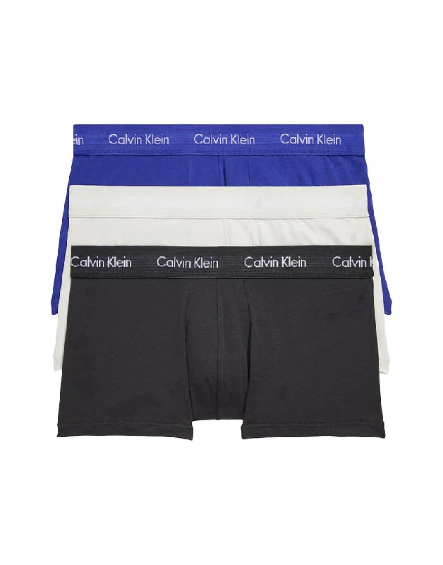 Bra with a textured fabric for added visual interest Calvin Klein Cotton Stretch Wicking 3-Pack Trunk Low Rise NB2614 Bra with a textured fabric for added visual interest Calvin Klein Cotton Stretch Wicking 3-Pack Trunk Low Rise NB2614