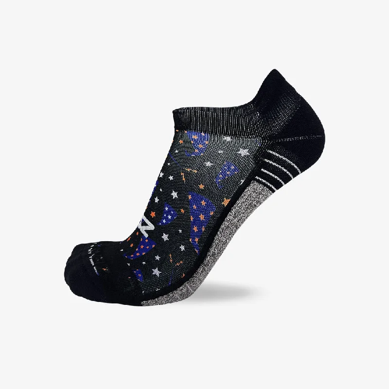 Women's ankle socks with a frilly edgeWizard Hats Running Socks (No Show)